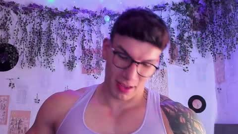 Snapshot of thomas_fuckboy chatting on February 2025 03:09:02 AM Thomas Grey online show from February 2025 03:09:02 AM