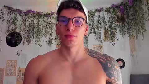 Snapshot of thomas_fuckboy chatting on March 2025 10:26:02 AM Thomas Grey online show from March 2025 10:26:02 AM