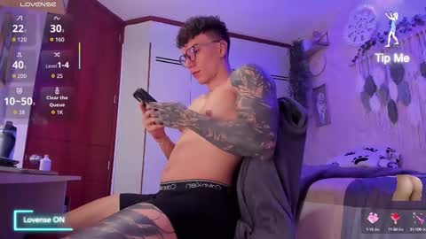 Snapshot of thomas_fuckboy chatting on September 2025 10:59:01 AM Thomas Grey online show from September 2025 10:59:01 AM