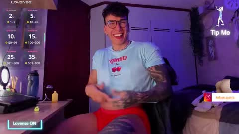 Snapshot of thomas_fuckboy chatting on October 2025 02:43:02 AM Thomas Grey online show from October 2025 02:43:02 AM