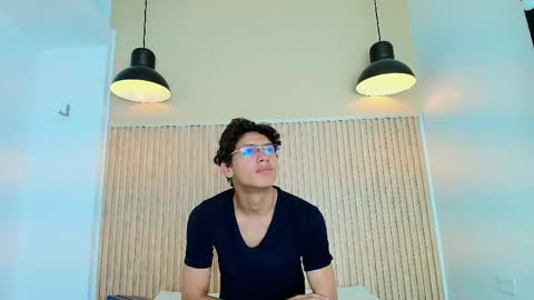 Snapshot of thomas_harriss chatting on April 2026 09:27:01 PM thomas online show from April 2026 09:27:01 PM