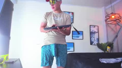 ---Thomas--- online show from February 2025 10:23:01 AM