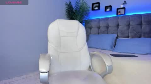 Snapshot of thomas_moon_ chatting on March 2026 12:53:01 PM Thomas online show from March 2026 12:53:01 PM