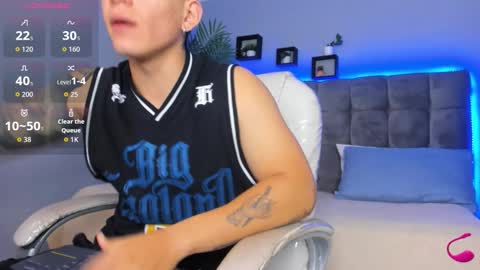 Snapshot of thomas_moon_ chatting on March 2026 01:26:01 PM Thomas online show from March 2026 01:26:01 PM