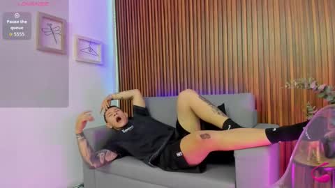 Snapshot of thomas_moon_ chatting on March 2026 12:54:01 PM Thomas online show from March 2026 12:54:01 PM