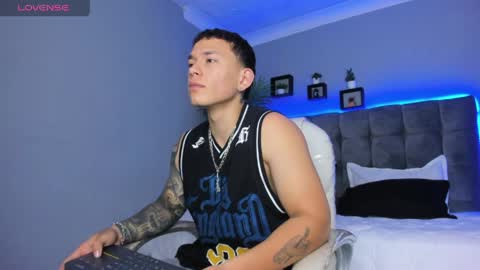 Snapshot of thomas_moon_ chatting on April 2026 11:55:02 AM Thomas online show from April 2026 11:55:02 AM