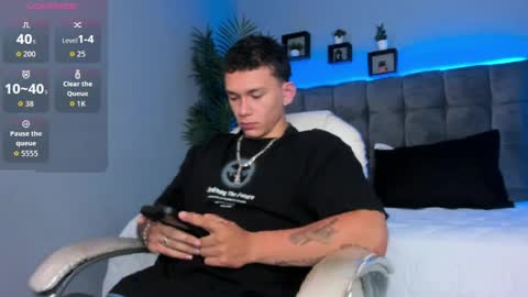 Snapshot of thomas_moon_ chatting on April 2026 12:27:01 PM Thomas online show from April 2026 12:27:01 PM