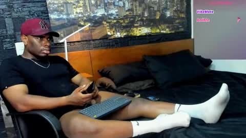 thomas Santtos online show from February 2025 12:00:02 AM