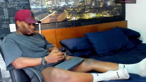 thomas Santtos online show from February 2025 08:05:01 PM