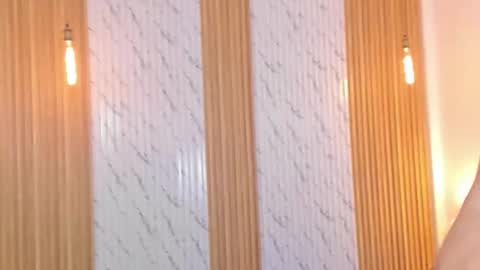 Thomas online show from November 2025 12:08:02 PM