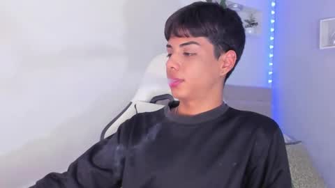 Snapshot of thomas_wild chatting on October 2025 07:05:02 AM Thomas online show from October 2025 07:05:02 AM