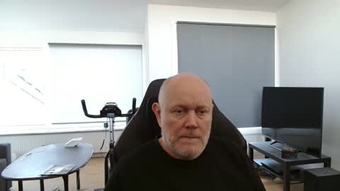 thomash32 online show from September 2025 08:51:02 AM