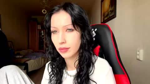 Snapshot of thomasinakettl chatting on May 2026 04:51:01 AM Marry online show from May 2026 04:51:01 AM