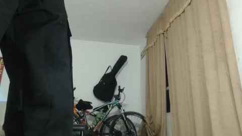 Snapshot of thomasjons chatting on March 2026 04:06:01 AM thomasjons online show from March 2026 04:06:01 AM