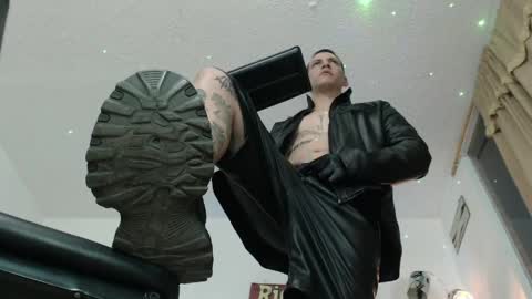 Snapshot of thomasjons chatting on April 2026 04:50:02 AM thomasjons online show from April 2026 04:50:02 AM