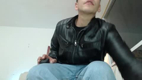 Snapshot of thomasjons chatting on April 2026 04:35:01 AM thomasjons online show from April 2026 04:35:01 AM