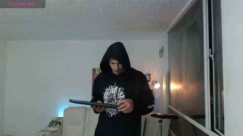 Snapshot of thomasjons chatting on April 2026 04:27:01 AM thomasjons online show from April 2026 04:27:01 AM