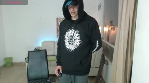 Snapshot of thomasjons chatting on April 2026 03:02:01 AM thomasjons online show from April 2026 03:02:01 AM