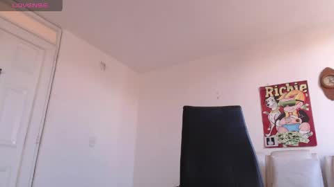 Snapshot of thomasjons chatting on April 2026 07:22:01 PM thomasjons online show from April 2026 07:22:01 PM