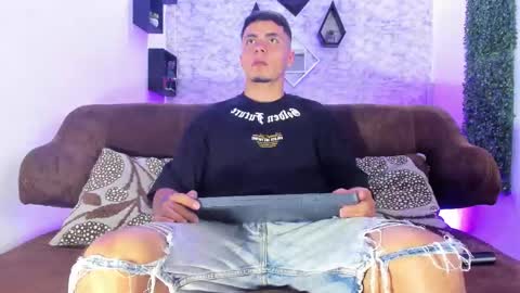 thomass_conor online show from October 2025 07:15:02 PM