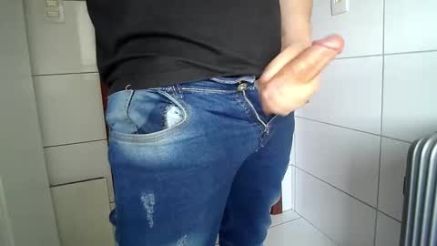 Snapshot of thomaz__ chatting on September 2025 06:11:02 PM thomaz__ online show from September 2025 06:11:02 PM