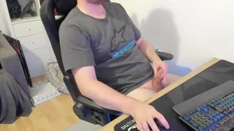 Snapshot of thommy2008 chatting on October 2025 11:29:02 PM thommy2008 online show from October 2025 11:29:02 PM