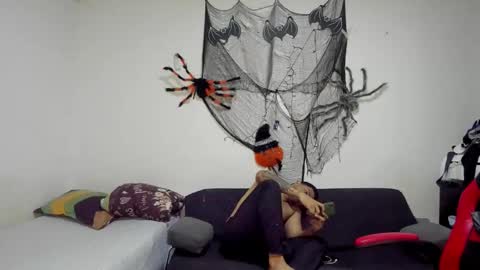 thomson_hot01 online show from October 2025 05:22:02 AM