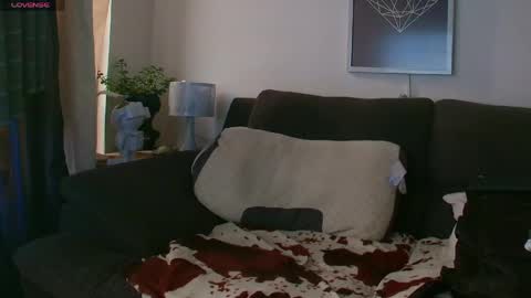 thomylov online show from May 2026 10:37:02 PM