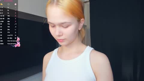 Snapshot of thousand_desires chatting on March 2026 08:40:02 AM Lynn online show from March 2026 08:40:02 AM