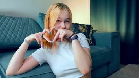 Snapshot of thousand_desires chatting on March 2026 04:13:01 PM Lynn online show from March 2026 04:13:01 PM