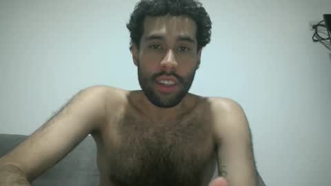 Snapshot of throwawayyourgun chatting on February 2025 01:38:01 PM Luka online show from February 2025 01:38:01 PM