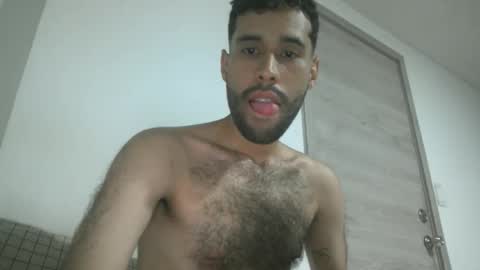 Snapshot of throwawayyourgun chatting on February 2025 11:34:02 PM Luka online show from February 2025 11:34:02 PM