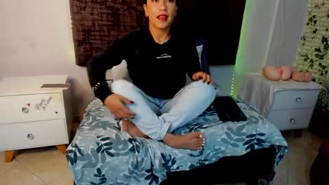 thyra coral online show from April 2026 03:29:01 AM