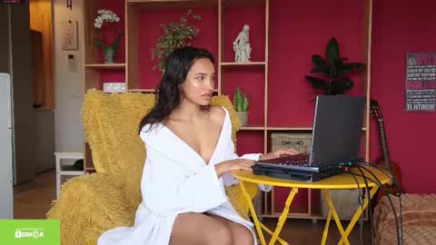 tia_j online show from November 2025 07:18:02 AM