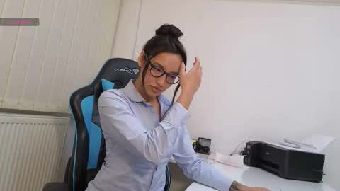 Snapshot of tia_j chatting on January 2026 02:43:01 PM tia_j online show from January 2026 02:43:01 PM