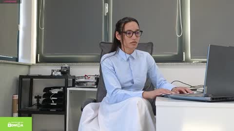 Snapshot of tia_j chatting on April 2026 03:34:01 PM tia_j online show from April 2026 03:34:01 PM