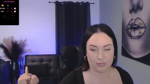Snapshot of tiabellaxxx chatting on January 2025 01:28:01 AM Tia Bella online show from January 2025 01:28:01 AM