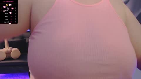 Snapshot of tiabellaxxx chatting on February 2025 04:50:01 PM Tia Bella online show from February 2025 04:50:01 PM