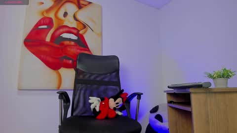 Snapshot of tiago_hannah chatting on December 2024 10:55:02 PM carolina online show from December 2024 10:55:02 PM