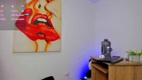 Snapshot of tiago_hannah chatting on January 2025 01:11:02 PM carolina online show from January 2025 01:11:02 PM