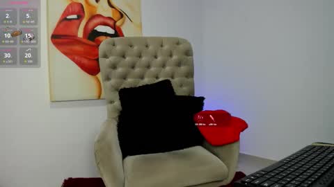 Snapshot of tiago_hannah chatting on November 2025 11:15:01 PM carolina online show from November 2025 11:15:01 PM