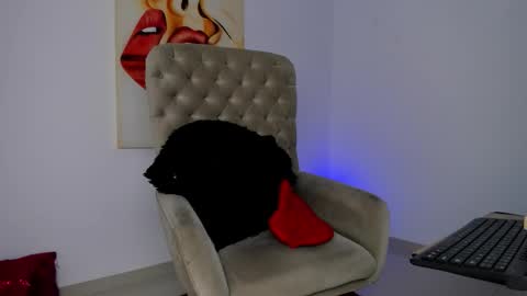 Snapshot of tiago_hannah chatting on December 2025 12:05:01 AM carolina online show from December 2025 12:05:01 AM