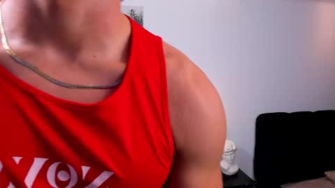 Snapshot of tian_brooks chatting on September 2025 04:36:01 AM Tian Brooks online show from September 2025 04:36:01 AM