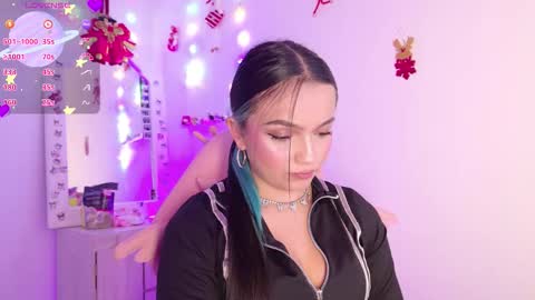 Tiana Le online show from December 2025 11:47:02 PM