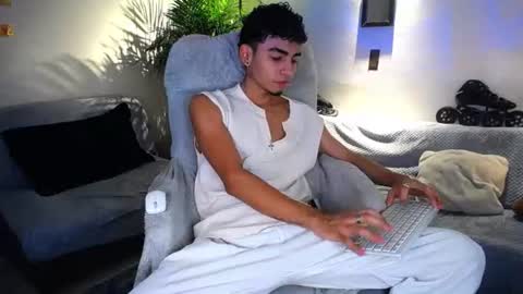 Snapshot of tiancam chatting on June 2026 12:11:02 AM TIAN online show from June 2026 12:11:02 AM
