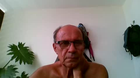 Snapshot of tiaretiareopui chatting on January 2025 08:24:01 AM tiaretiareopui online show from January 2025 08:24:01 AM