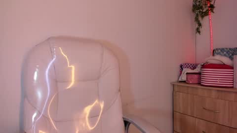 Tiarha online show from December 2024 10:40:01 AM