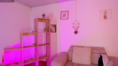 Tiarha online show from January 2025 10:38:01 AM