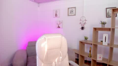 Tiarha online show from February 2025 07:43:01 AM