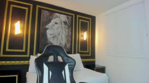 Snapshot of tiffanny_doll_ chatting on May 2026 12:34:02 PM T I F F A N N Y online show from May 2026 12:34:02 PM